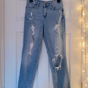 Universal thread high rise distressed jeans size 2/26